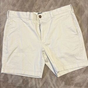 Men's Classic 7” Light Khaki Shorts
